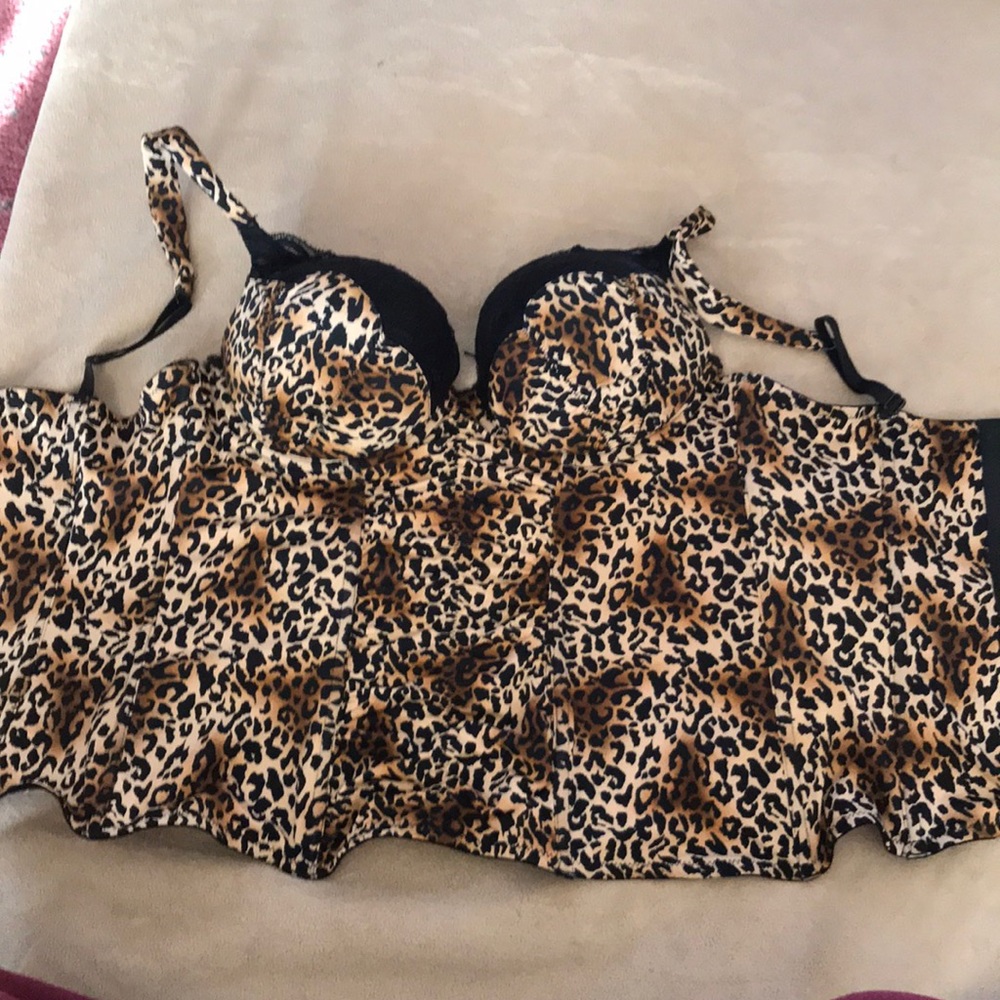 Leopard/cheetah corset - Picture 4 of 5